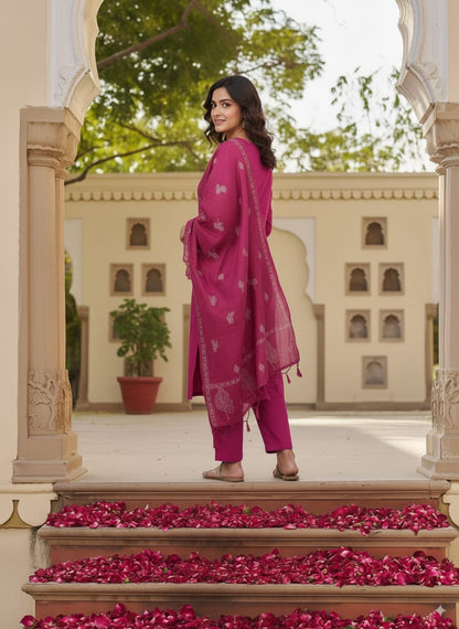 Pink embroidered Kurtaset with cotton printed dupatta